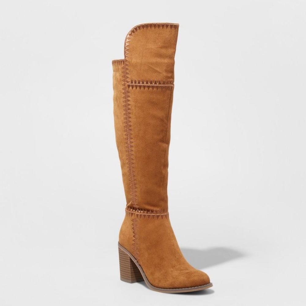 Universal thread- women’s boots